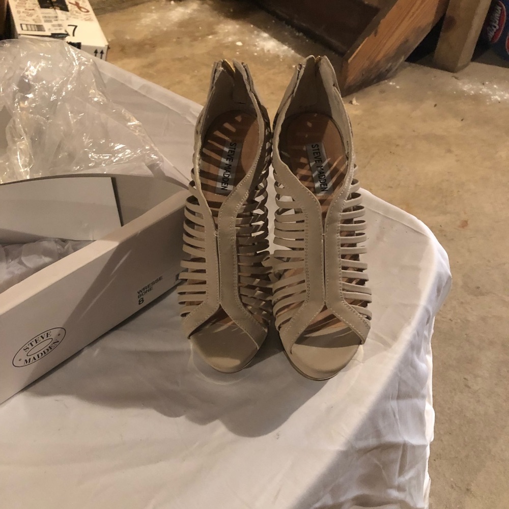 Steve Madden Suede Bone Colored Wedge Sandals